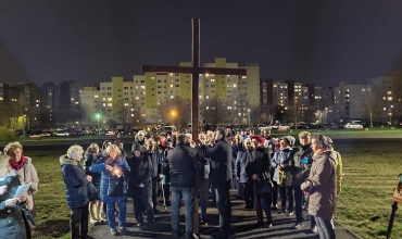 Sosnowiec: Droga Krzyżowa na Plac Papieski (fot. ks. P. Lech)