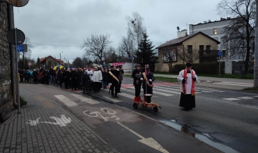 Czeladź: Droga Krzyżowa ulicami miasta (fot. K. Owczarek)