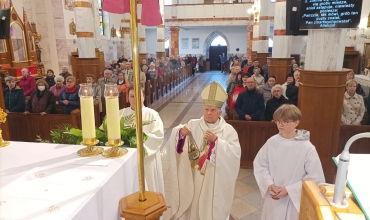 Sosnowiec: Abp Mokrzycki w parafii św. Barbary