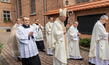 Biskup udzielił święceń w Zgromadzeniu Sercanów (zdjęcia za seminarium.scj.pl)