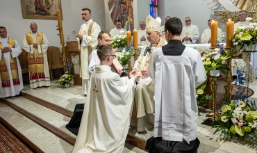 Biskup udzielił święceń w Zgromadzeniu Sercanów (zdjęcia za seminarium.scj.pl)