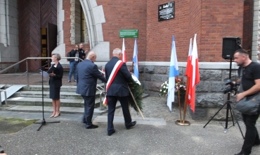 Odsłonięcie tablicy upamiętniającej Diecezjalny Komitet Pomocy Bliźniemu