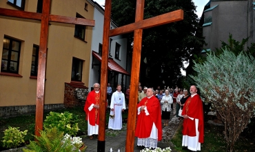 Olkusz: poświęcenie nowych krzyży