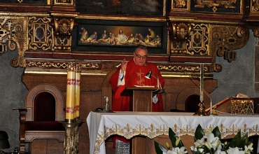 Olkusz: poświęcenie nowych krzyży