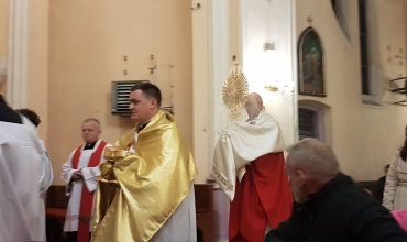 Wielki Piątek z abp. Adrianem w Dąbrowie Górniczej