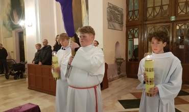 Wielki Piątek z abp. Adrianem w Dąbrowie Górniczej