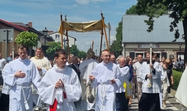 Sławków: Boże Ciało z biskupem