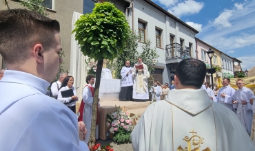 Sławków: Boże Ciało z biskupem