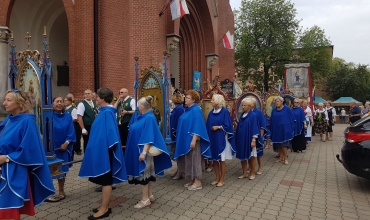 Pielgrzymka niewiast i dziewcząt do Dąbrowy Górniczej