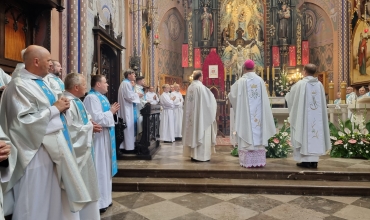 Pielgrzymka niewiast i dziewcząt do Dąbrowy Górniczej