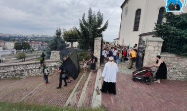 Grupa Zielono-czarna na trasie pielgrzymki (fot. Facebook Sosnowieckiej Pieszej Pielgrzymki na Jasną Górę)